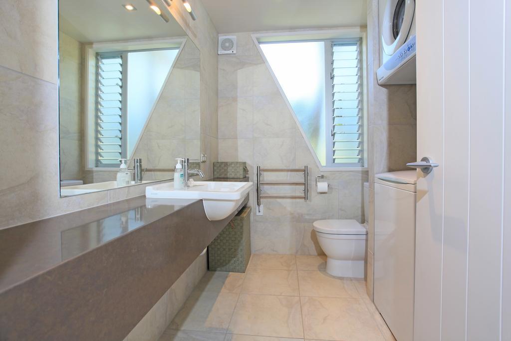 Nikau Apartments Waiheke Island Onetangi Екстериор снимка