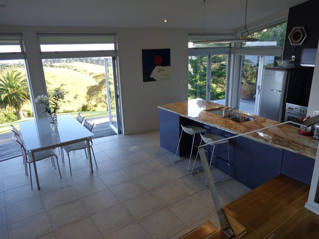 Nikau Apartments Waiheke Island Onetangi Екстериор снимка